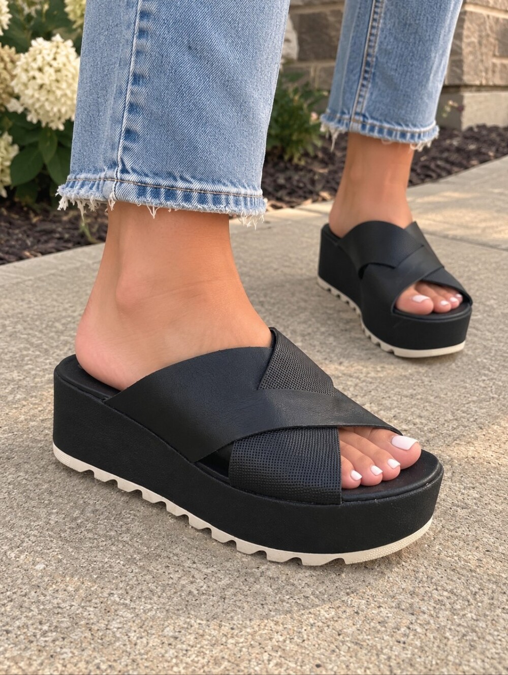 Sorel Cameron Flatform Mule Sandals In Black Size 7.5